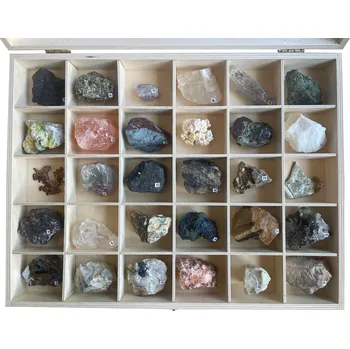 Dřevěná hračka Sada hornin v dřevěné kazetě, 30 ks