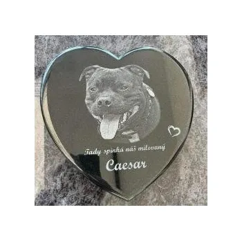 Smuteční dekorace Zvířecí pomník ve tvaru srdce - Absolute Black 30x30cm Urnový hrob Tarn s plastikou růže 100x100 cm