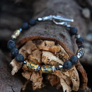 Náramek Lampglas Pánský náramek Gold Ornament s 24karátovým zlatem v perlách Lampglas, lávovými kameny, hematitem a chirurgickou ocelí délka: L1-23,5cm