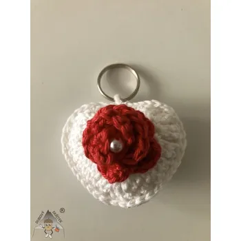 Dubový skřítek Romantické háčkované srdíčko – klíčenka Romantické háčkované srdíčko bílé– klíčenka