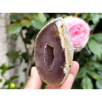 Přírodní kámen Přírodní geoda z achátu s dutinou 218g Brazílie