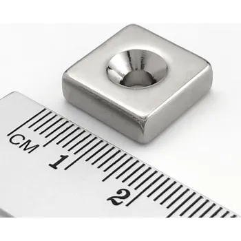 Dekorativní magnet Neodymový magnet kvádr 15x15x5 mm s dírou M4 - jižní pól na straně s prohlubní - N38
