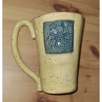 Vysoký keramický hrnek - dekorativní Motiv: žlutý