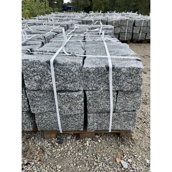 Zahradní obrubník Žulový krajník velký štípaný 20 x 20 cm