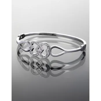 Náramek Prosperk Pevný náramek z chirurgické oceli s propojenými srdíčky s čirými krystaly S0882