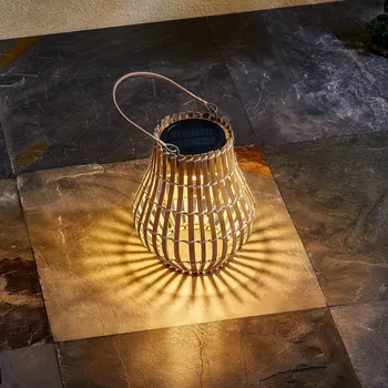 Venkovní osvětlení Lindby LED solární terasové světlo Amaria, bambus, Ø 18 cm - Délka kabelu USB-C 100 cm světlé dřevo 1 x 2,6 W LED - Doprava zdarma