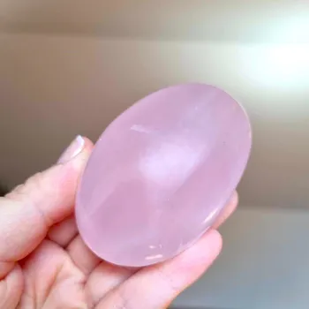 Sběratelství Růženín - leštěná hmatka, Madagaskar Přírodní minerály, krystaly