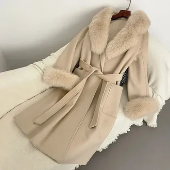 Dámský kabát Vlněný luxusní kabát s páskem a liškou Barva: Béžová, Velikost: M