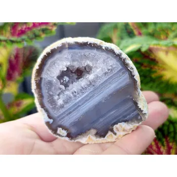 Přírodní kámen Achát šedý geoda s dutinkou 128g (Brazílie)