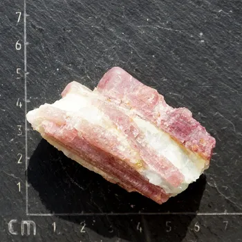 Přírodní kámen Turmalín růžový (rossmalit), , skladem