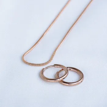 Souprava šperků Sada Minimalistic Délka řetízku: 60 cm, Barva řetízku a náušnic: rosegold, Velikost náušnic: 8 mm