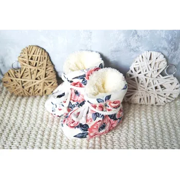 Capáčky AMÁLKA Zateplené bačkůrky, romantik květy Velikost: 68-80