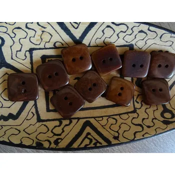 Knoflík Knoflík čtvereček (hnědý)