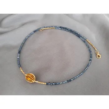 Náhrdelník Náhrdelník modrý safír, pozlacený stříbrný květ