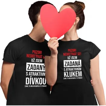 Žertovný předmět Komplet pro páry - Pozor! Nedotýkat se! - trička s potiskem- Tričkový.cz