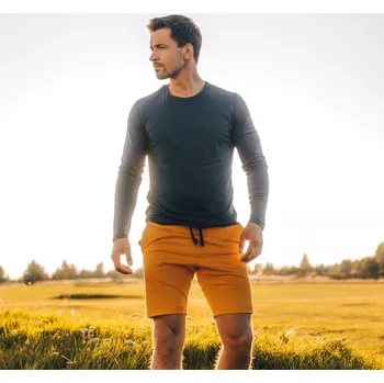 Pánské kraťasy Hořčicové pánské sportovní kraťasy Velikost: M