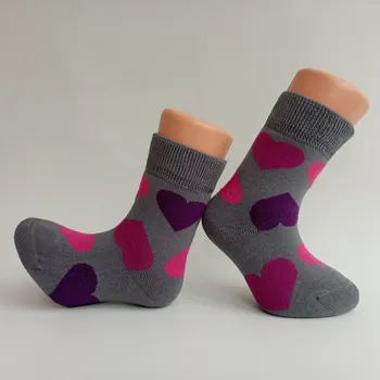 Dětské zimní termo ponožky TREPON SRDCE šedé se srdíčky velikosti ponožek: 19-21 ( EUR vel. 29-32)