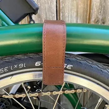 batoh na kolo Kožený pásek Souma 2v1 na kolo Brompton barva Hnědá