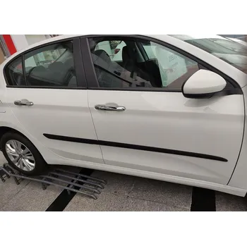 Lišta karosérie Plastové lišty dveří Fiat Tipo -- od roku výroby 2015-