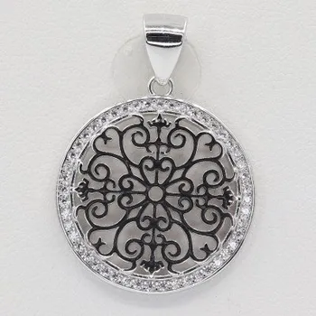 Přívěsek Stříbrný přívěsek s kamenem