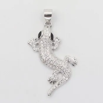 Přívěsek Stříbrný přívěsek s kamenem