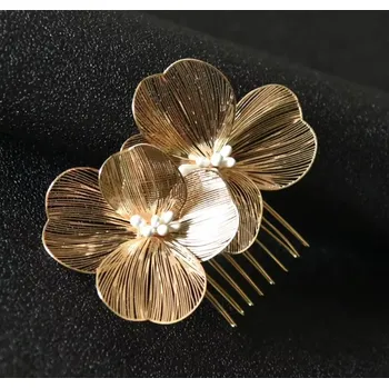 Ozdoba do vlasů B-TOP Hřeben do vlasů z kovových květů zlatá
