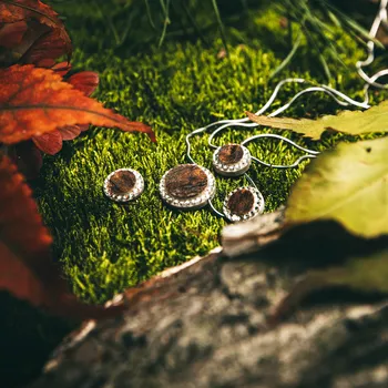 Módní doplněk Set loveckých šperků z paroží TETRAO - náhrdelník + náušnice kroužek