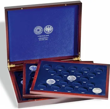 Obal pro sběratelský předmět Leuchtturm Kazeta VOLTERRA TRIO DE LUXE, na 61 10-DM pamětních mincí v kapslích, mahagonové dřevo