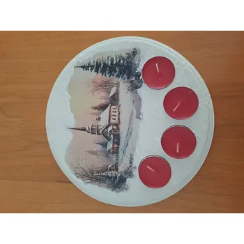 Svícen Svícen na 4 svíčky - kulatý s kostelíčkem (svíčky jsou součástí)