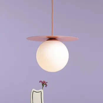 ALDEX Závěsné světlo Loop Coral L, korálově červené, skleněná koule opálová, kov - Ø skleněná koule 25 cm korálově červená, bílá 1 x 15 W LED - Doprava zdarma