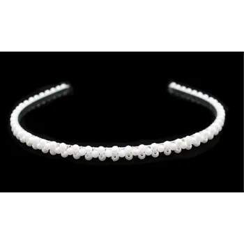 Čelenka Čelenka do vlasů s perličkami Barva: stříbrná