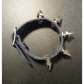 Náramek Kožený náramek stahovák s hroty jednořadý STX-WB1301 Velikost: UNI