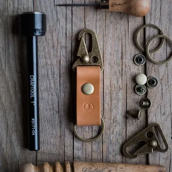 KOŽENÁ KLÍČENKA - SVĚTLÁ ČERNÁ Vidra Brand