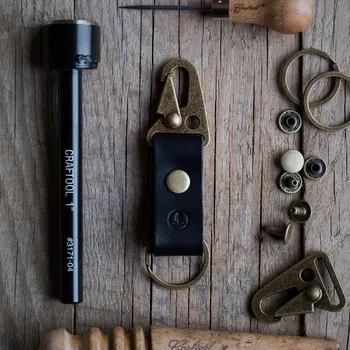 KOŽENÁ KLÍČENKA - ČERNÁ MOSAZ Vidra Brand