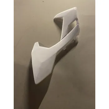 Motor pro motocykl ZUUMAV© Plasty na motorku Zuumav S3 boční pravý na nádrž