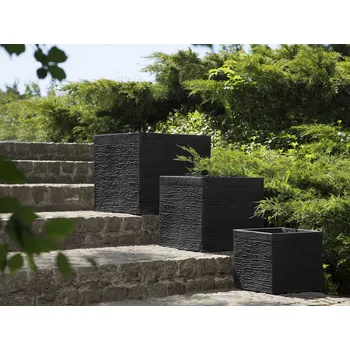 Květináč květináč Černý čtvercový 28 cm s odtokem vody Beliani