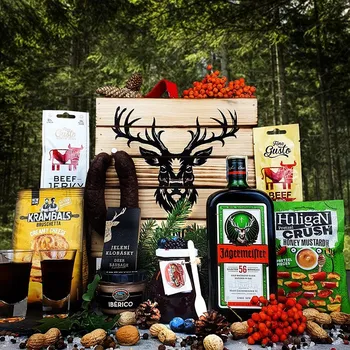 Dárkový potravinový koš Bedna s páčidlem Jagermeister | Dárkové balení s Jagermeisterem | Dárek pro myslivce