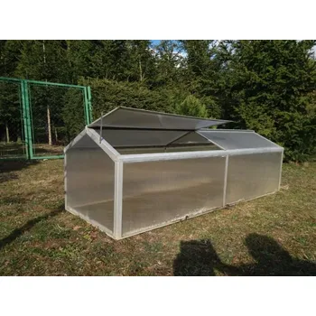 Průsvitná krytina Komůrkový polykarbonát rovný 2W, 4mm, 2x UV, průhledná