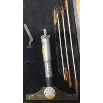 Hloubkoměr mikrometrický 0-200 mm, Somet, ČSN 251442 (Somet. Možné měření asi do 200 mm. Na hloubkoměru je sice rozshah 0-100, v balení jsou ale přidané nástavce, které je možné použít pro měření hloubky okolo 200 mm.)