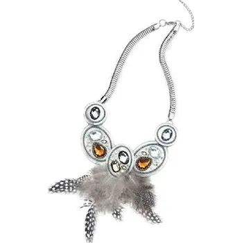 Náramek Intrigue Náhrdelník s broušenými krystaly a pírky 55797