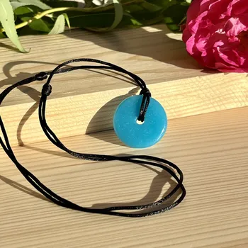 Náhrdelník Atelier Fantazie - Přívěsek - Donut na šňůrce I - 54001