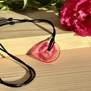 Náhrdelník Atelier Fantazie - Přívěsek - Donut na šňůrce VII - 54007