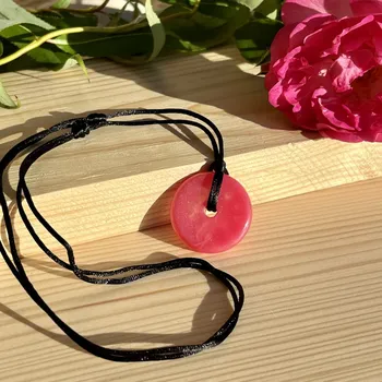 Náhrdelník Atelier Fantazie - Přívěsek - Donut na šňůrce II - 54002