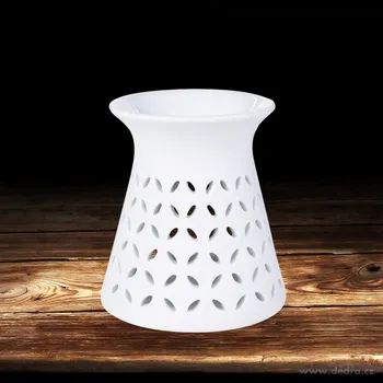 Aroma lampa QUATRA | Kuželovitá aromalampa s dekorem čtyřlístků | matná bílá keramika