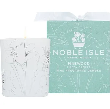 Aroma difuzér Noble Isle Pinewood Vonná svíčka Velikost: 200 g Pinewood Fine Fragrance Candle