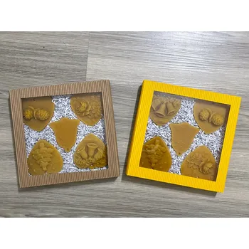 Vánoční ozdoba Sada ozdob ze včelího vosku, Krabička: Žlutá krabička