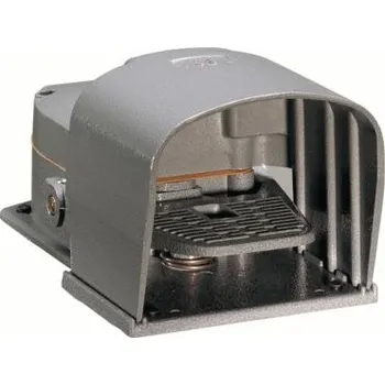 vypínač Nožní spínač, řada: K IP20, IP54 Silné zatížení Vyp-zap-vyp ovládání Ocel 1 NO plus 1 NC 10 A 300V 300V