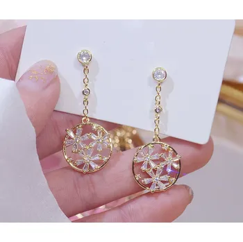 Náušnice B-TOP Visací náušnice s kubickými zirkony Kruh s květy