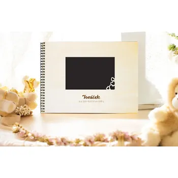 Dětské fotoalbum s úvodní fotografií srdce Počet listů: 30