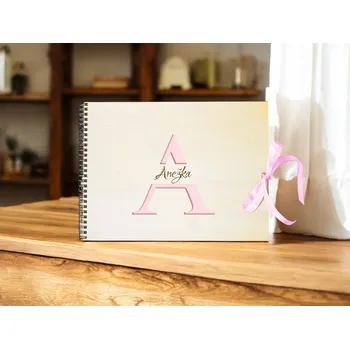 Fotoalbum Dřevěné fotoalbum iniciála se jménem Barva: Fialová, Počet listů: 20 listů +0Kč